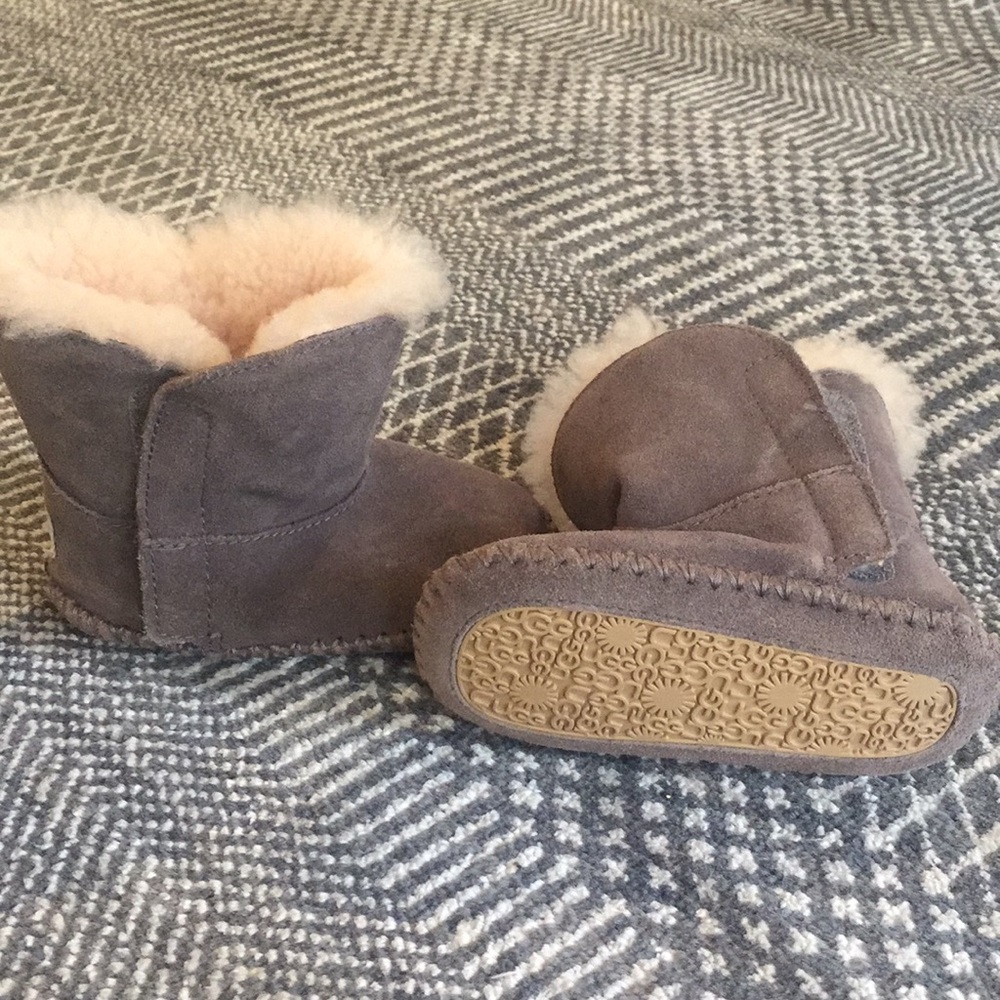 Gray Slide on Velcro Uggs Toddler 4/5